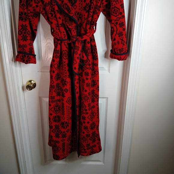 Vintage Eddie Bauer Woman's Red and Black Patterned Robe Size Large - Picture 2 of 9